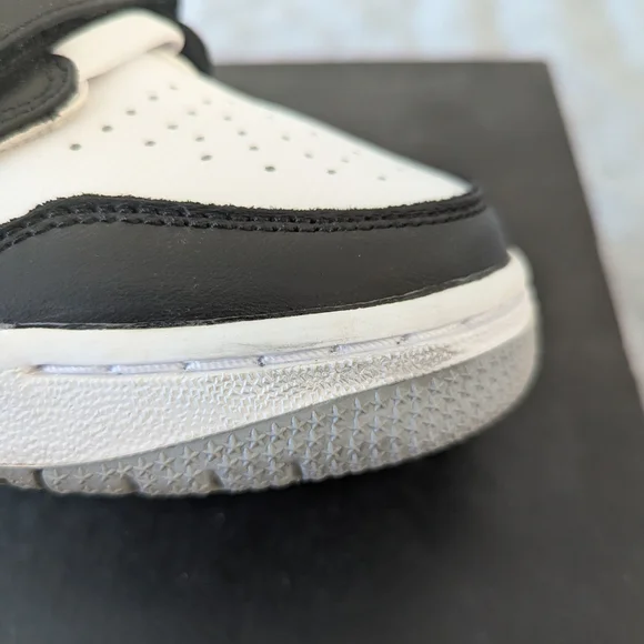 Jordan Legacy 312 Low - White, Black & Red trainers - Size US 6.5 - Picture 5 of 10